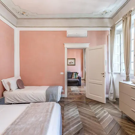 Futura Collection Center Apartment Florence